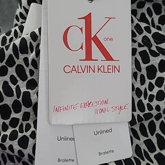 MEDIUM Calvin Klein QF5727 CK One Unlined Bralette Wire Free Bra NWT‎ - Picture 4 of 4